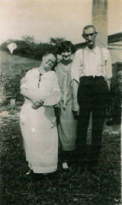 Minnie, Mae and William Schulte